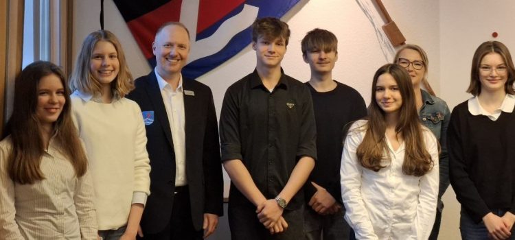 Konstituierende Sitzung des Kinder- und Jugendbeirates Konstituierende Sitzung des Kinder- und Jugendbeirates